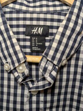 H&M Mens Checkered Gingham Button Up Shirt Black White Size M